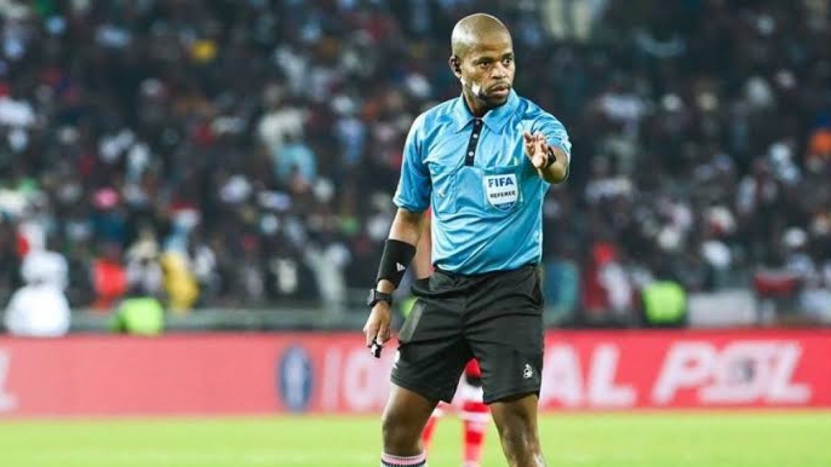 Sport — CAN 2025 : Un arbitre sud-africain désigné pour RDC – Bénin