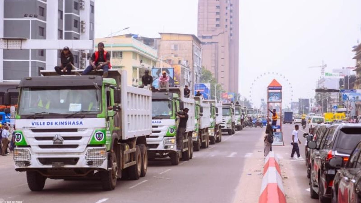 Environnement — Daniel Bumba réceptionne 70 tonnes d'équipements pour assainir Kinshasa